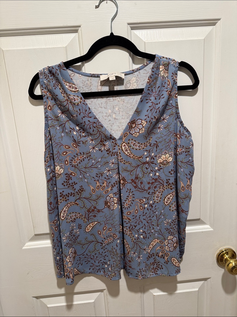 LOFT Blue Paisley V-Neck Sleeveless Blouse